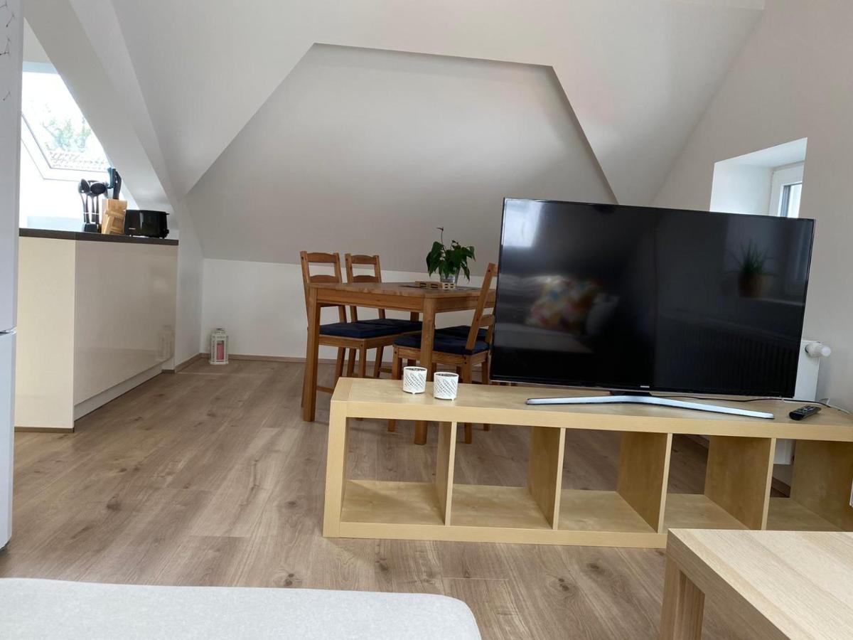 Helle 2 Zi. Wohnung Naehe Flughafen Muenchen Haimhausen  Kültér fotó